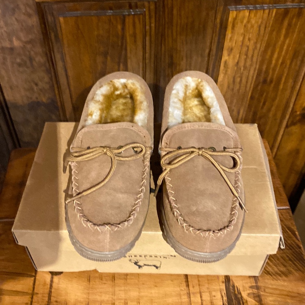 Moccasin woman’s